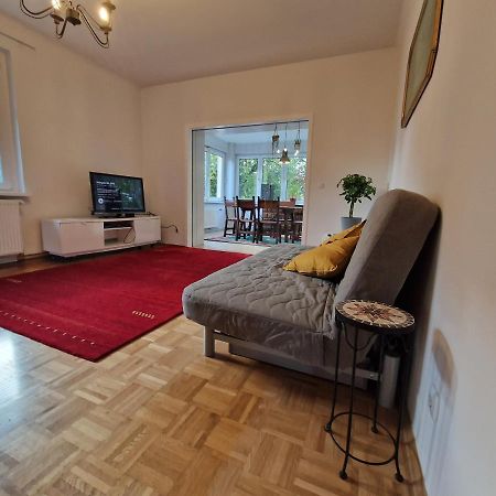 Geraeumige Und Zentrale Ferienwohnung Stahnsdorf Екстериор снимка