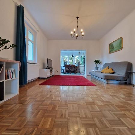 Geraeumige Und Zentrale Ferienwohnung Stahnsdorf Екстериор снимка