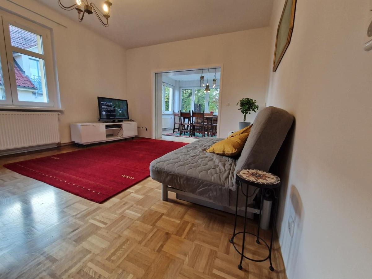 Geraeumige Und Zentrale Ferienwohnung Stahnsdorf Екстериор снимка