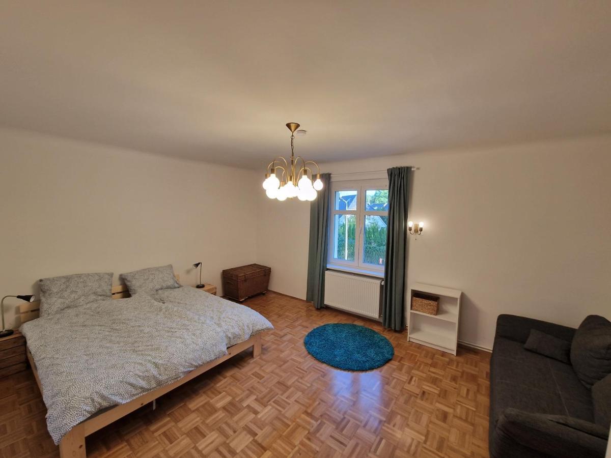 Geraeumige Und Zentrale Ferienwohnung Stahnsdorf Екстериор снимка