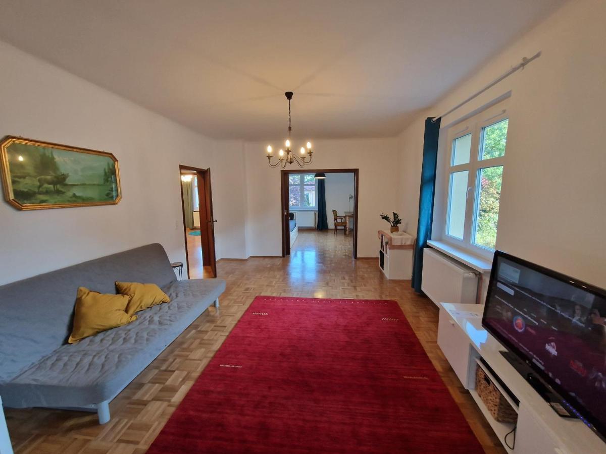 Geraeumige Und Zentrale Ferienwohnung Stahnsdorf Екстериор снимка