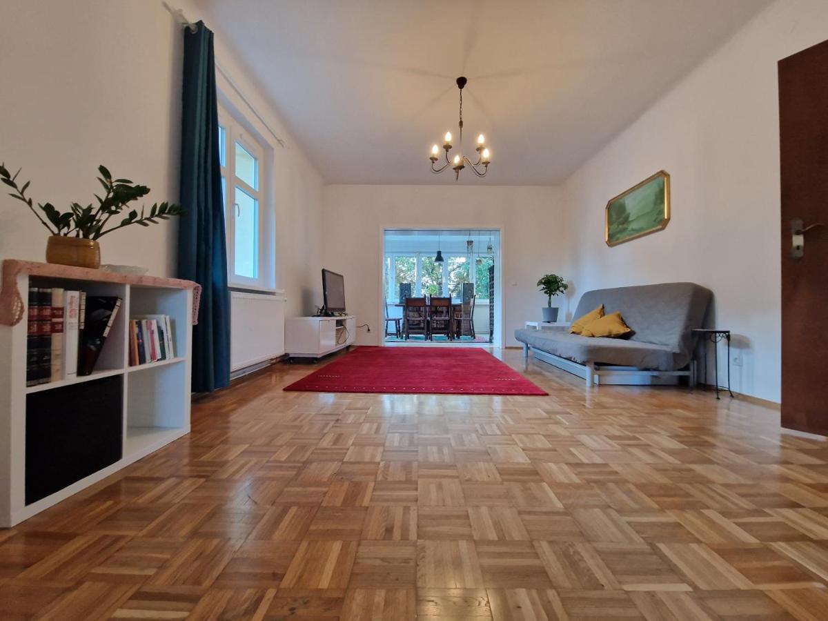 Geraeumige Und Zentrale Ferienwohnung Stahnsdorf Екстериор снимка