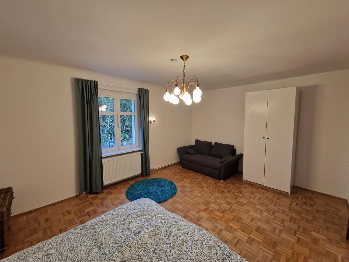 Geraeumige Und Zentrale Ferienwohnung Stahnsdorf Екстериор снимка